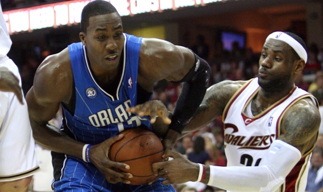 kaiyun-霍华德防守啥级别？杨毅：弹跳棒 身高&amp;下肢力量对抗纯五号位吃亏