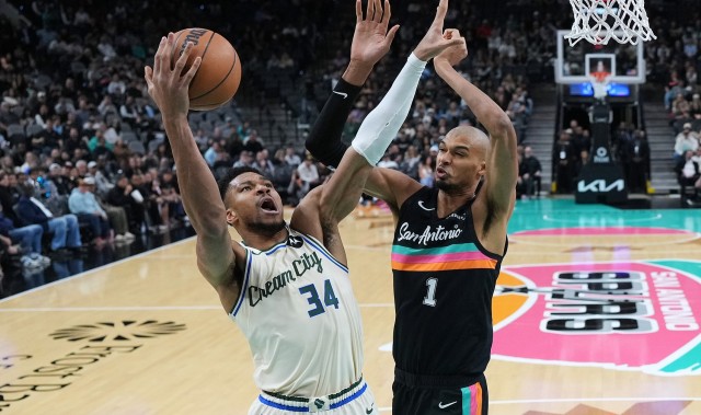 开云体育-字母哥谈文班：他只要保持健康就是联盟的未来 天空才是极限