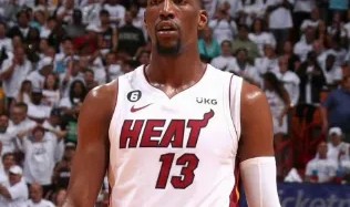 开云官网-阿德巴约出战29分钟，18投11中得到25分10篮板3助攻3抢断2帽